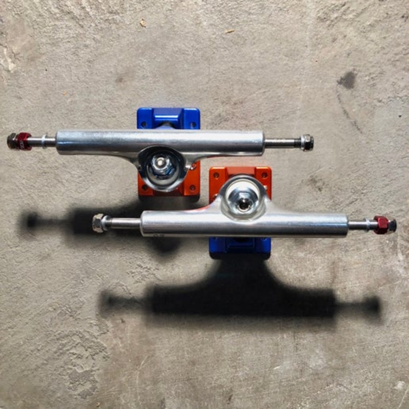 Ace Trucks –  AF1 Anodized Blue – Orange 55