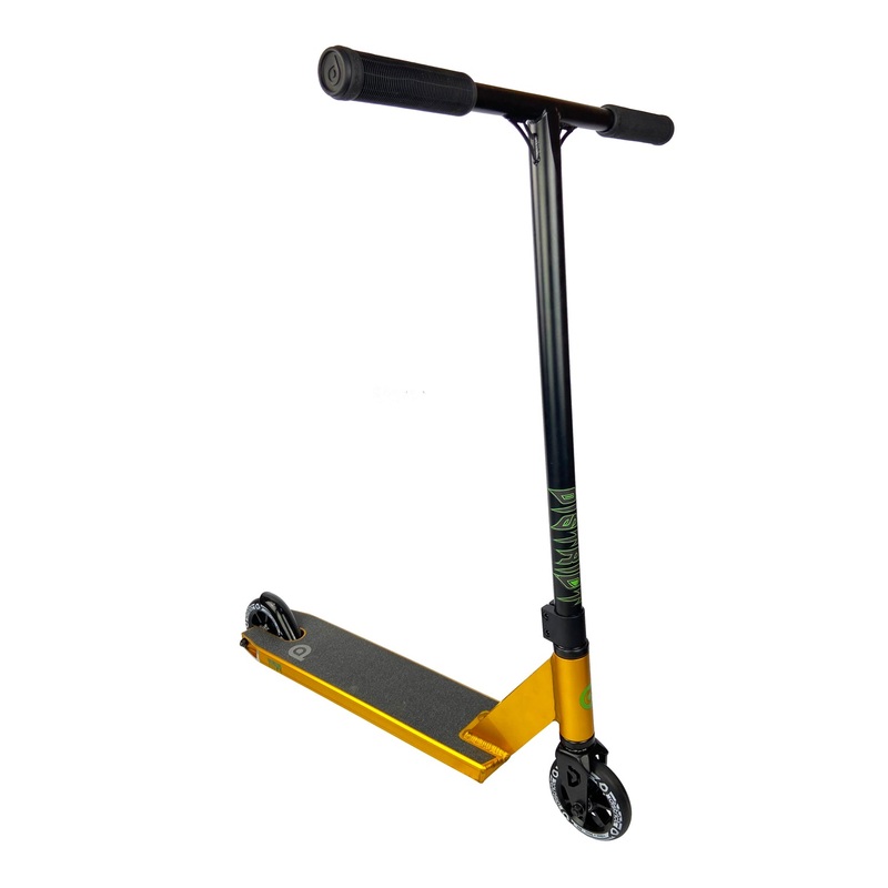 District Titus Complete Scooter – Ano Gold / Black
