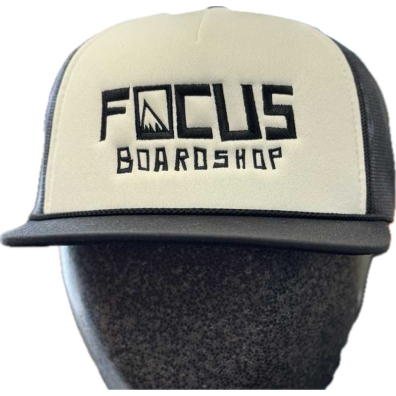 Focus Boardshop Snowy Peaks Mesh Trucker Cap Black/White