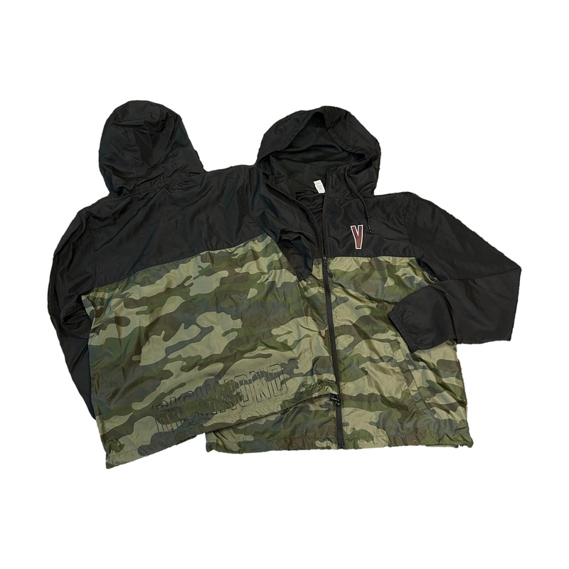 Venue Hooded Zip Windbreaker – Black/Forest Camo w/Red V Logo L