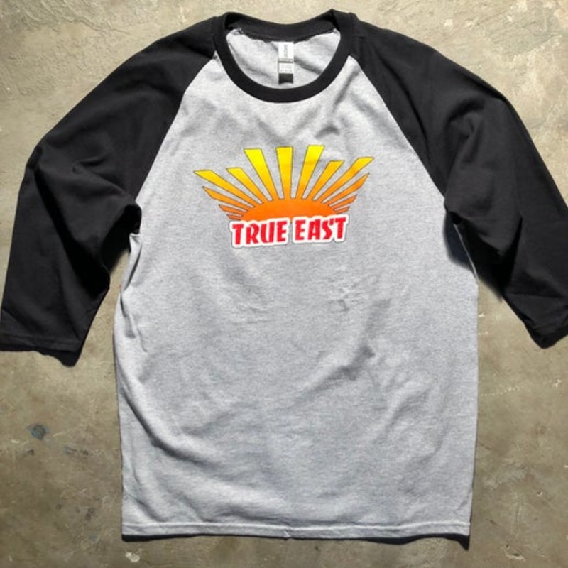 True East – Sun Logo Raglan Tee – Heather Grey M