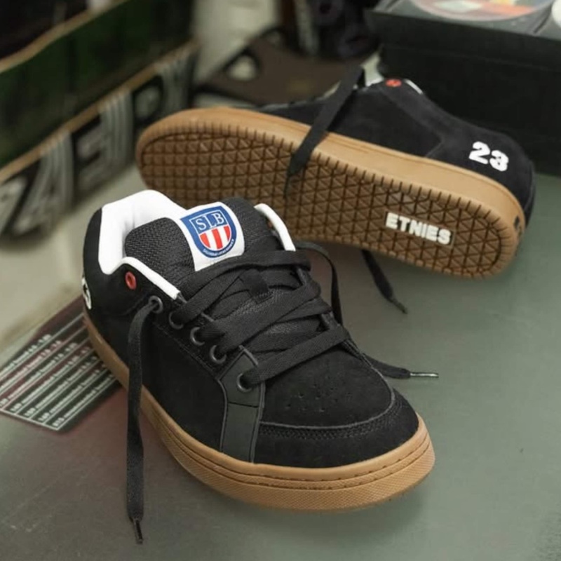 ETNIES SAL 23 SKATE SHOP DAY BLACK GUM 8