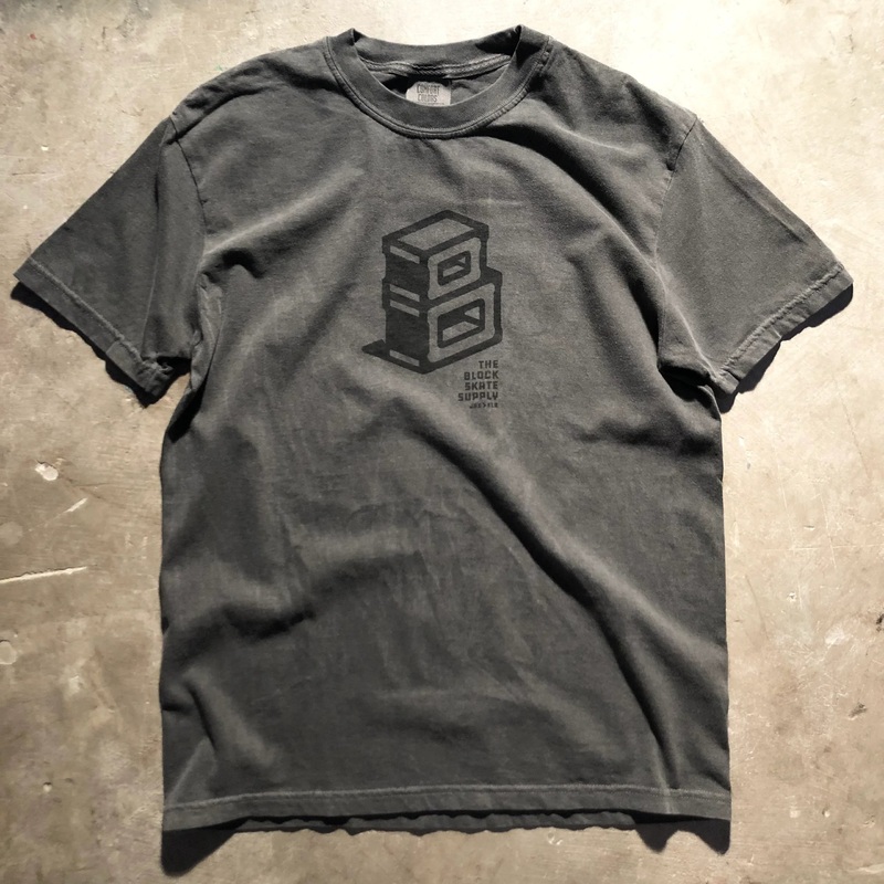 Block – Roots Centerpiece Logo Tee – Washed Black Small