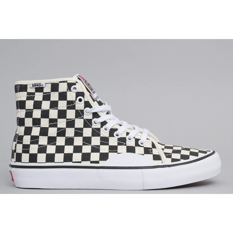 Vans AV Classic High Pro Checkerboard Shoes Black / White UK7