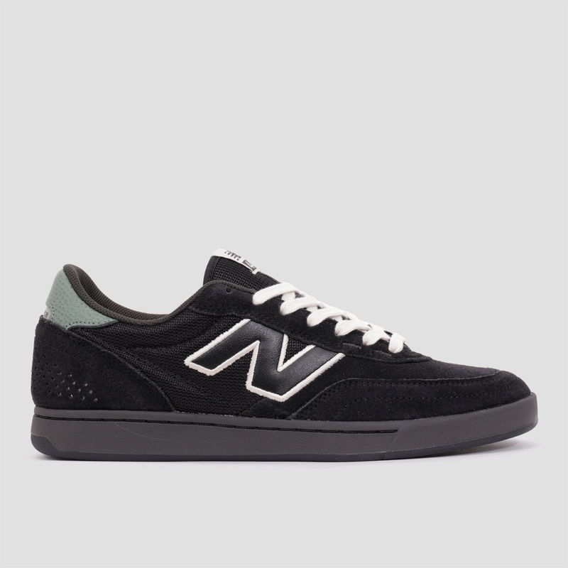 New Balance 440 V2 Skate Shoes Black / White UK7