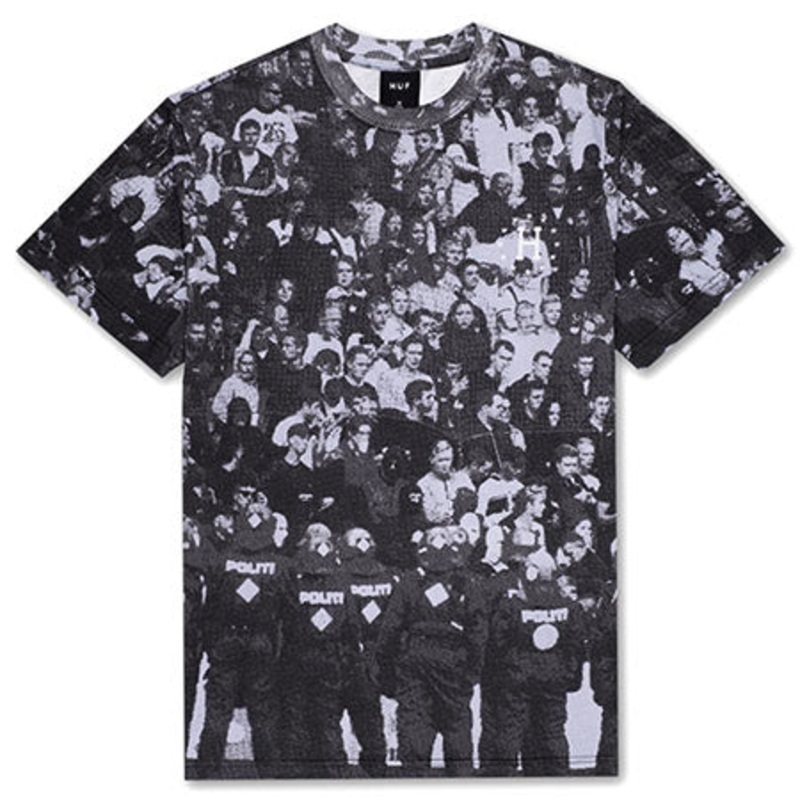 HUF DBC FC 12 Galaxies Riot T Shirt Black Extra Large