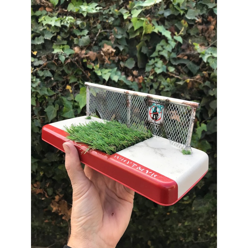 WHYTMYK CONCRETE XXL SIDEWALK W/ GRASS GAP CENTER